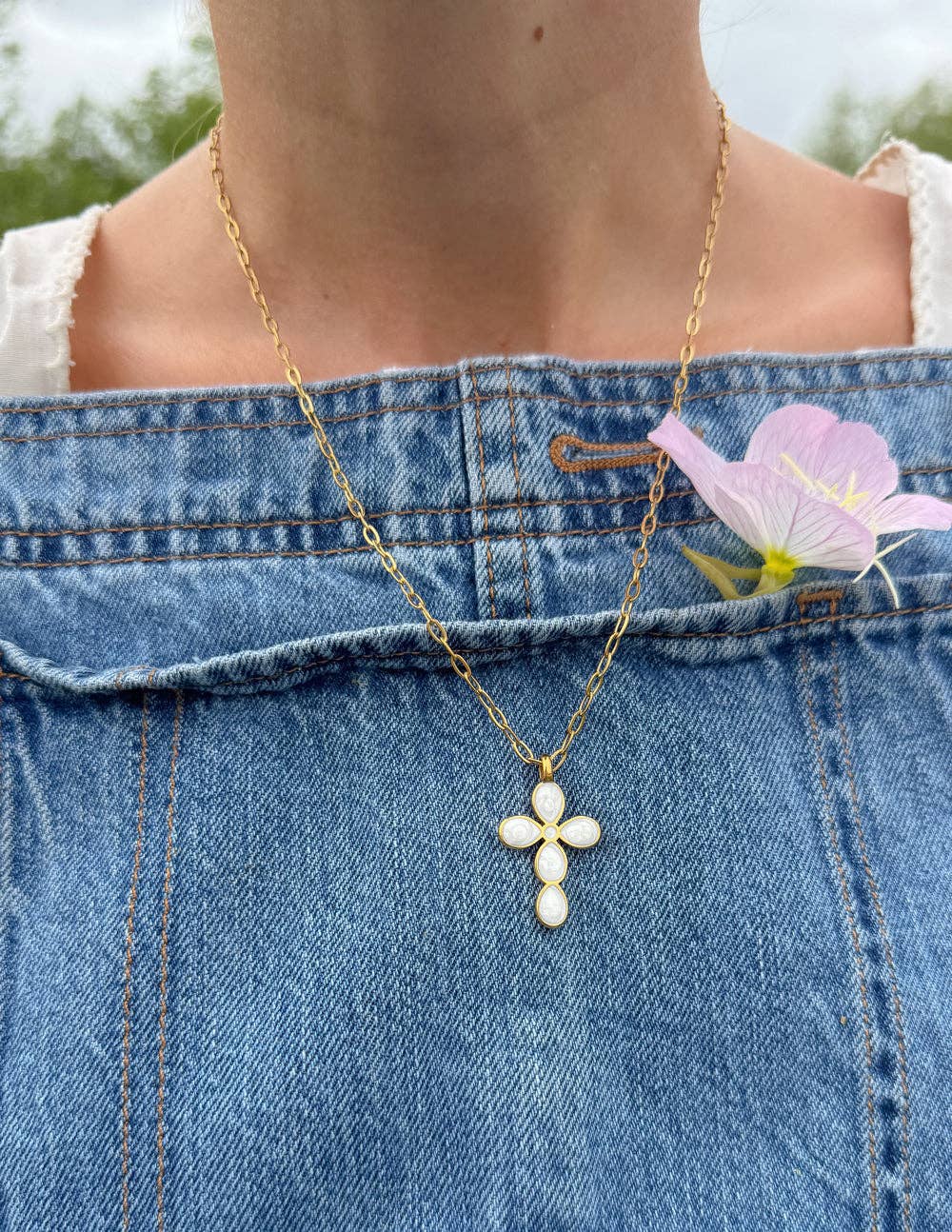 Eternal Light Cross Paperclip Chain Necklace - Wild Dandelion BoutiqueJewelryEternal Light Cross Paperclip Chain NecklaceWild Dandelion Boutique